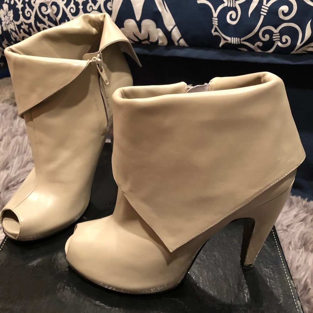 Dolce Vita Joey Ankle Boot, Like new!